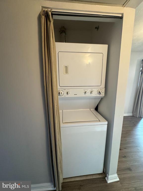 Building Photo - 1302 Sugarwood Cir