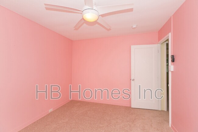 Building Photo - 828 Oneawa St