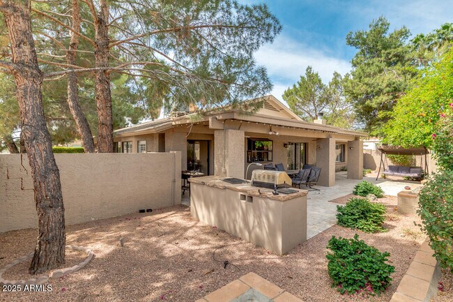 Building Photo - 6768 E Grandview Dr