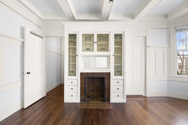 Building Photo - 1960 Pierce St