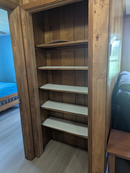 hall storage - 108 Business Park Cir