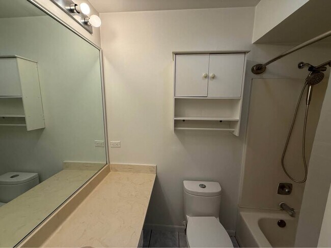 Building Photo - 1335 Gifford Ct