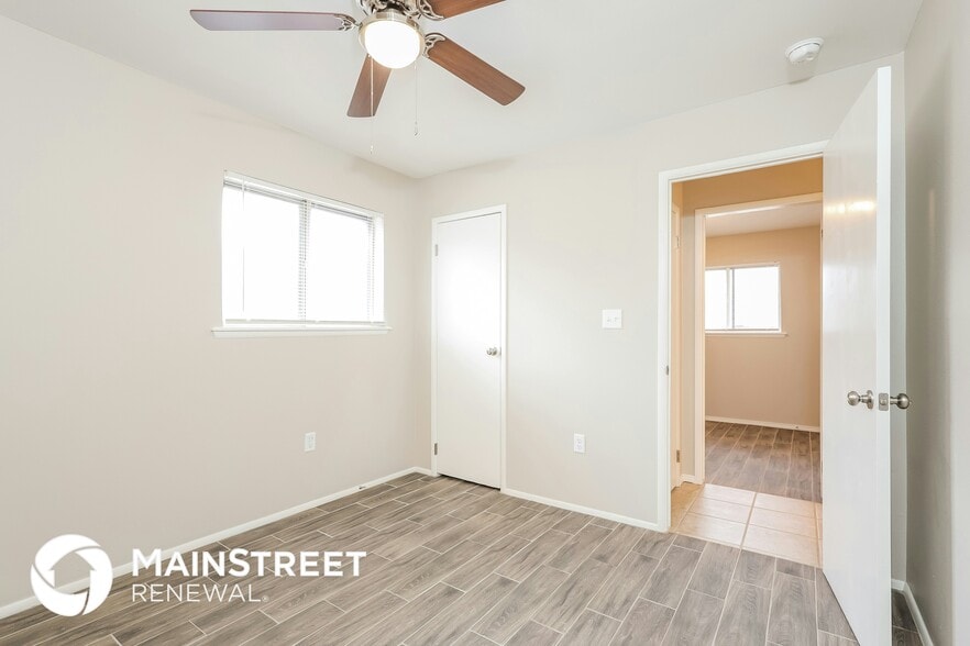 Building Photo - 2504 Yorkshire Ave