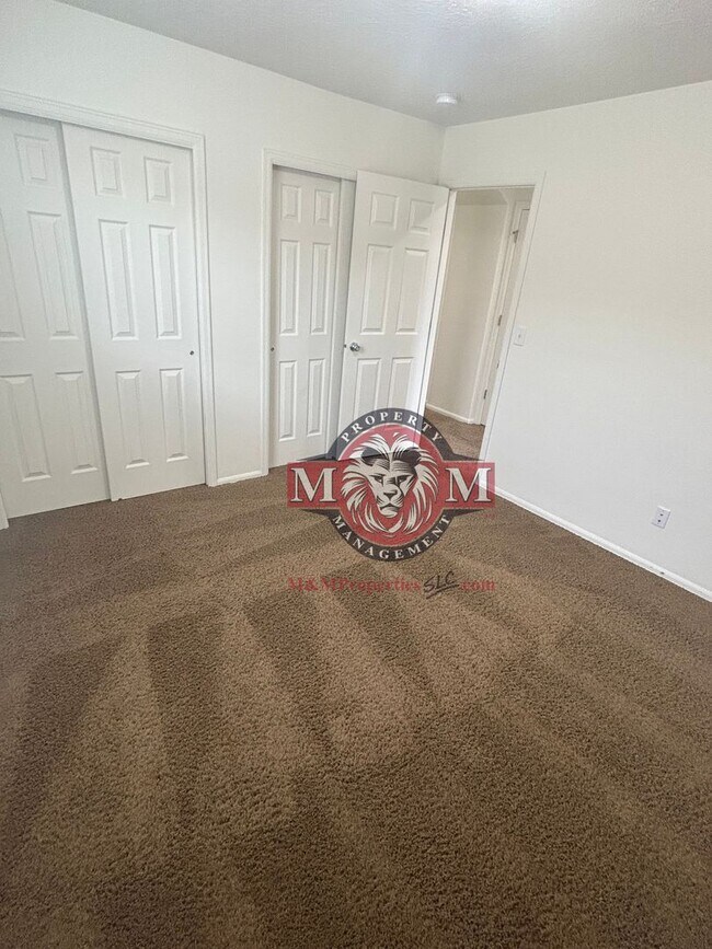 Building Photo - Beautiful 3 Bed 2.5 Bath - 2 Story Home in...