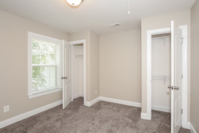 Building Photo - 4504 Stephen Oaks Way