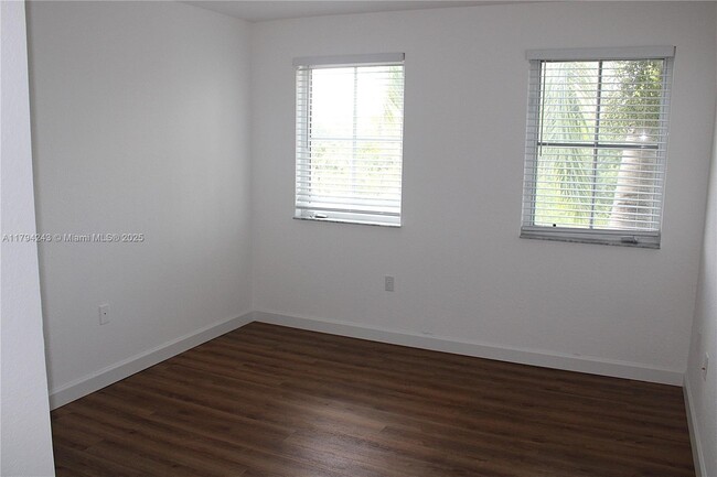 Building Photo - 4435 SW 160th Ave