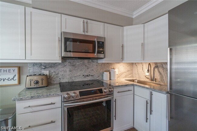 Building Photo - 1215 Edington Pl