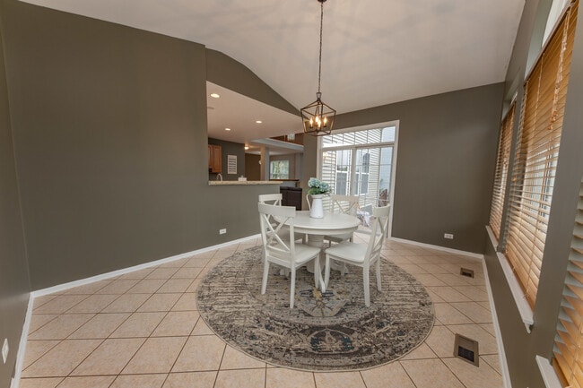 Building Photo - 2192 Fescue Dr