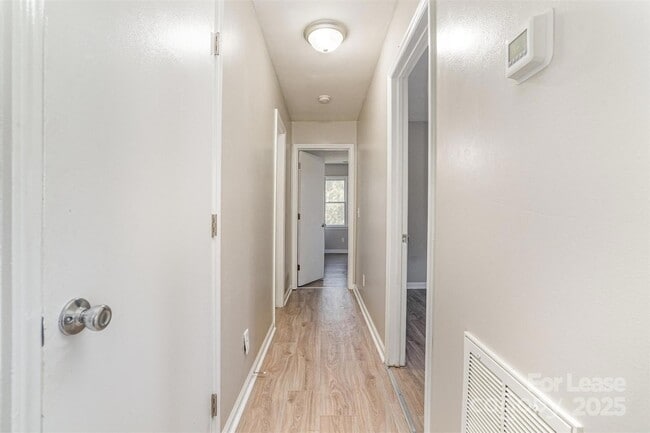 Building Photo - 6165 Meadow Rose Ln