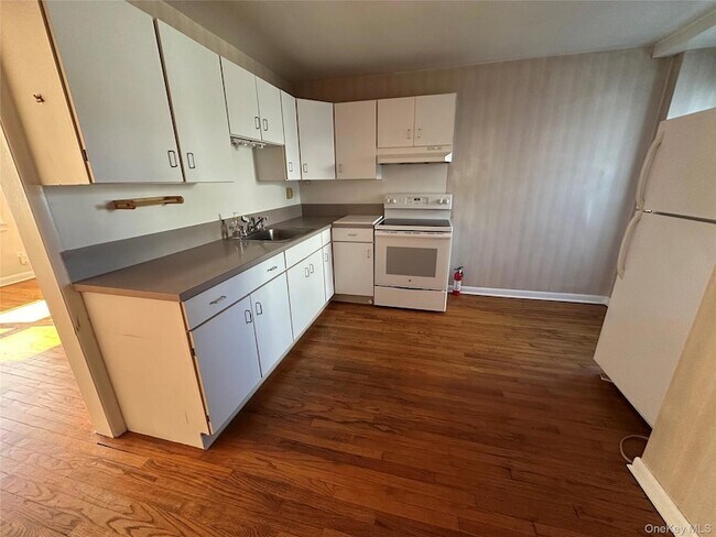 Building Photo - 70 Broadway