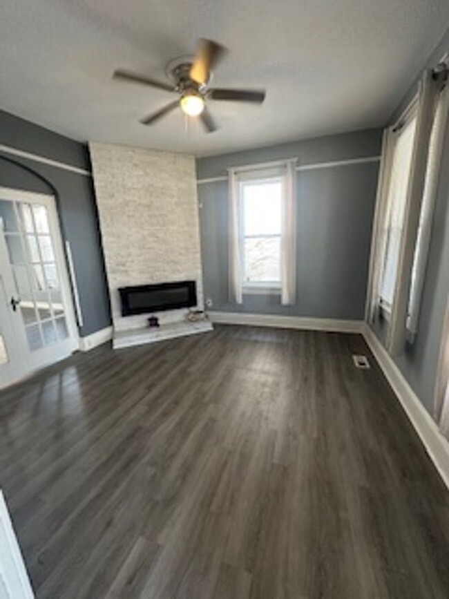 Building Photo - Beautiful House for Rent with Large Yard!