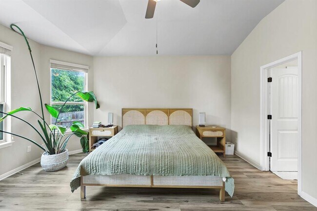 Building Photo - 309 Anacua Loop