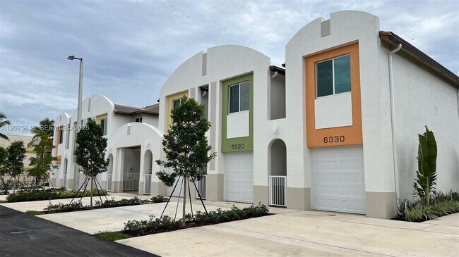 Building Photo - 4729 SW 63rd Terrace