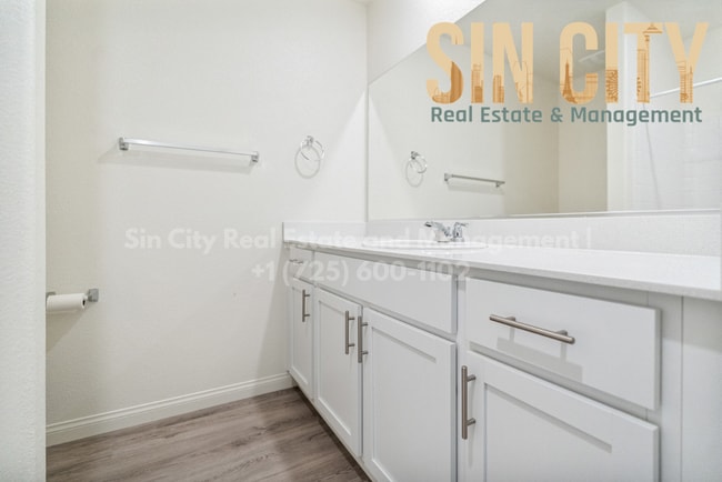 Building Photo - "Charming 4-Bed Oasis on La Cura Avenue: Spacious Living with 2.5 Baths in Vibrant Las Vegas!"