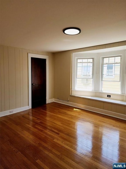 Building Photo - 348 Orchard Terrace