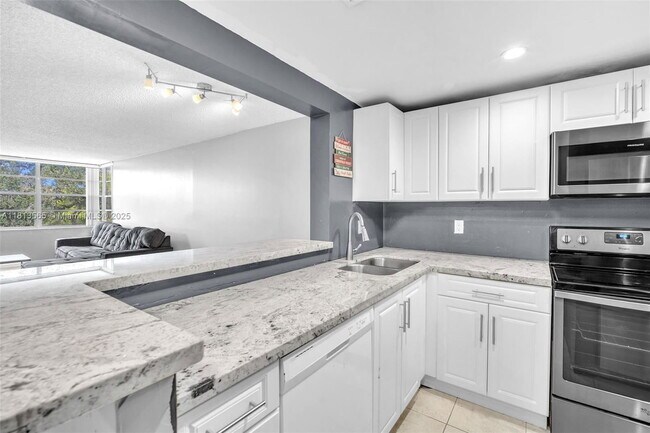 Building Photo - 6500 Cypress Rd