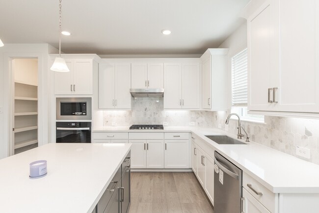 Building Photo - 7819 Cattail Shallows Ln