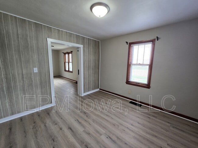Building Photo - 1812 Logan Ave
