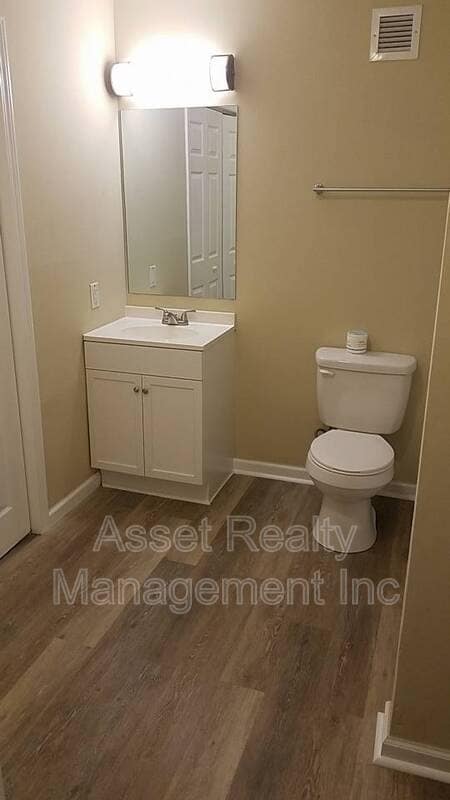 Building Photo - 2817 Colt Dr NE