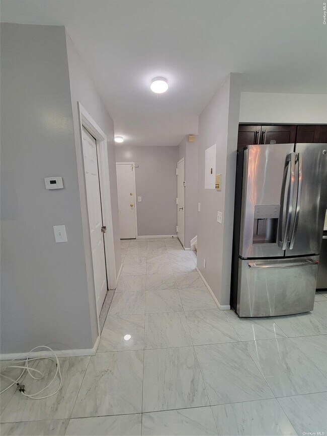 Building Photo - 172-31 Highland Ave