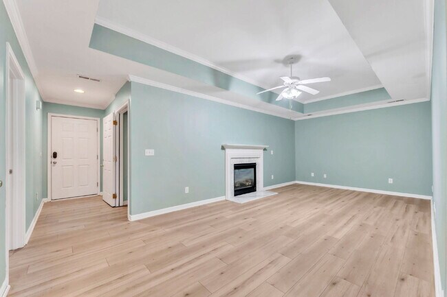 Building Photo - Spacious 3BR, 2BA Townhome with 2-Car Garage & Fireplace $1850/mo rent***