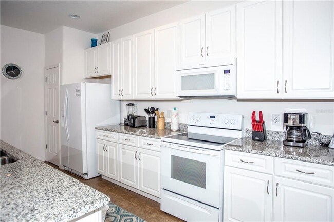 Building Photo - 2666 Rosemont Cir