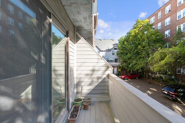 Building Photo - 58 Edgewood Ave