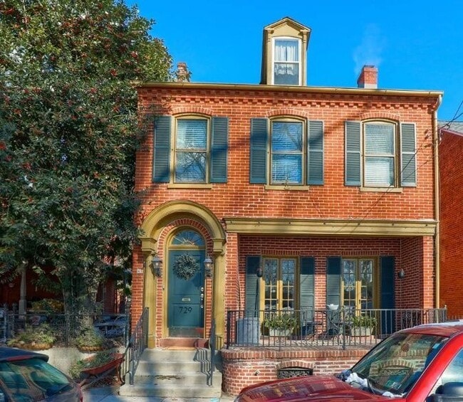 Building Photo - 729 E Orange St