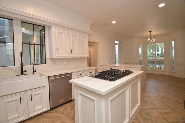 Building Photo - 9655 Longmont Dr