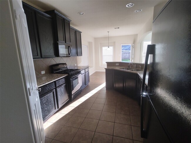 Building Photo - 24623 Forest Canopy Dr