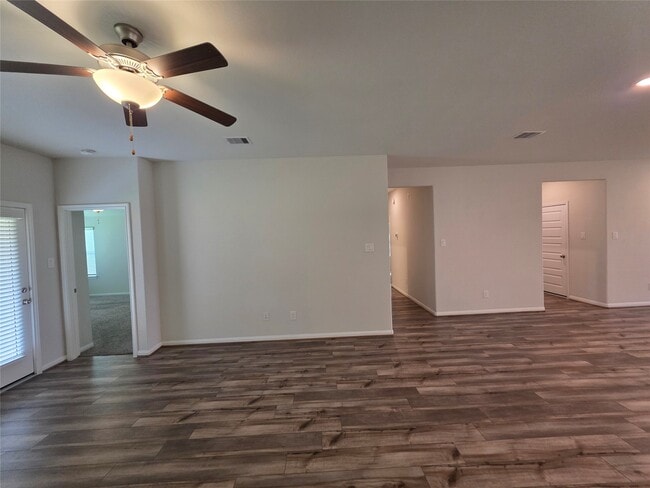 Building Photo - 2011 Cherryvale Dr