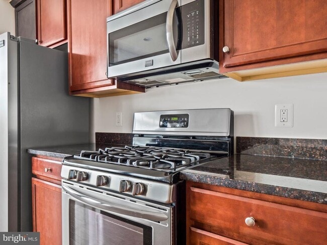 Building Photo - 43824 Royal Fern Ln