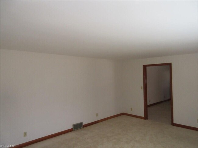 Building Photo - 2 Bed, 2 Bath Home for Rent in Advance