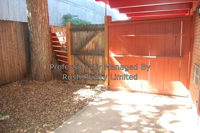 Building Photo - 1912 S University Blvd