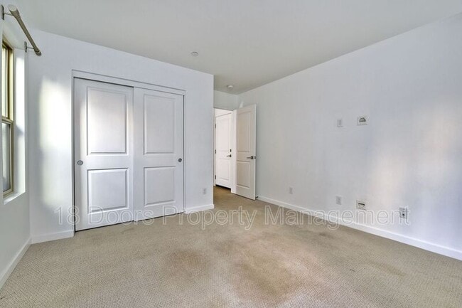 Building Photo - 8332 Ridge Ct