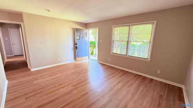 Building Photo - 105 Superior Ave SE