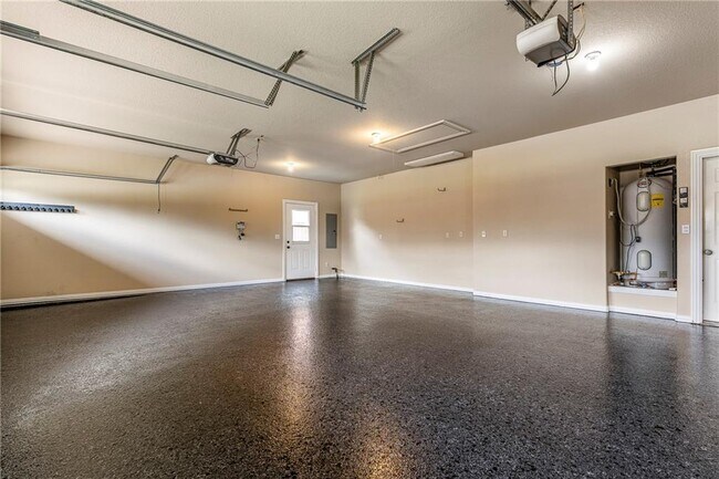 Building Photo - 5503 S 44th St