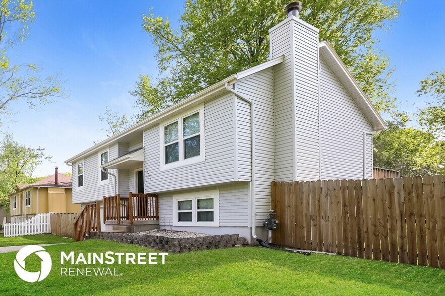 Building Photo - 15504 Vicie Ave