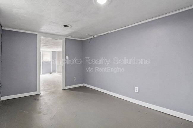 Building Photo - 5225 Fletcher St
