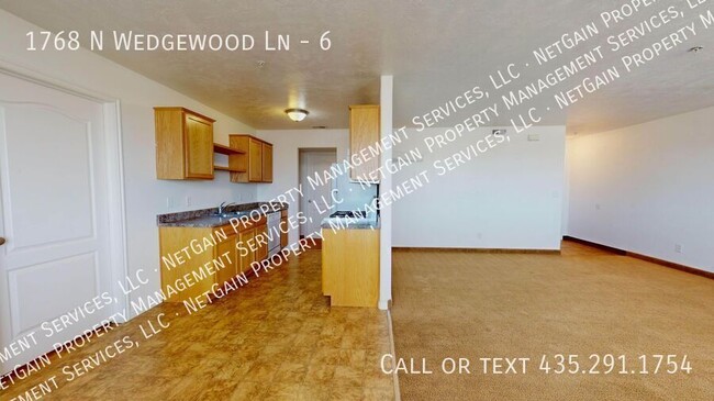 Building Photo - 1768 N Wedgewood Ln