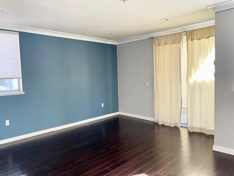 Master bedroom - 1222 S Westgate Ave