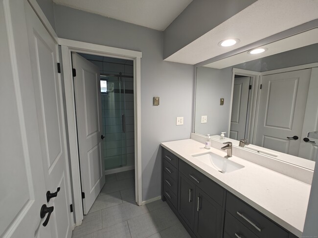 Building Photo - 351 Heritage Vlg
