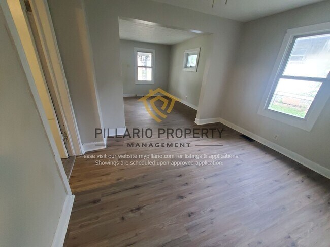 Building Photo - Spacious 3 Bedroom / 1 Bath Home Near Down...