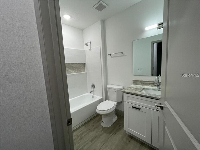 Building Photo - 227 Balboa Dr