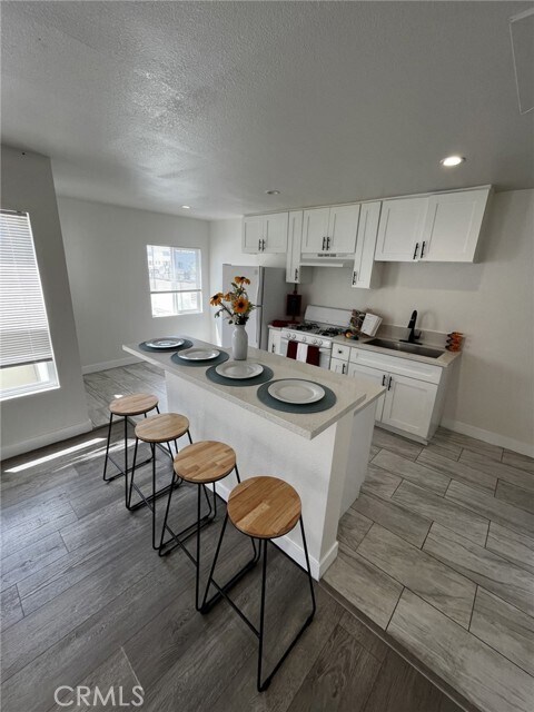 Building Photo - 4518 Normandie Ave