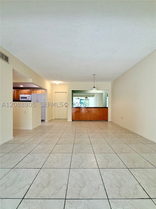 Building Photo - 1655 NE 115th St