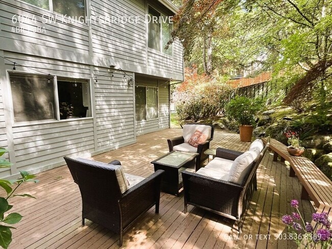 Building Photo - 6044 SW Knightsbridge Dr
