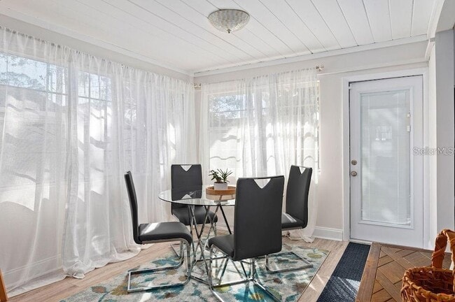 Building Photo - 2676 Martin St