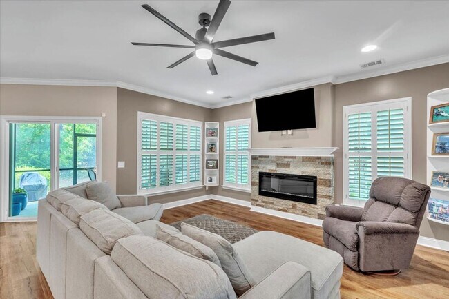 Building Photo - Gorgeous 4 Bed/2.5 Bath in Waterways Towns...