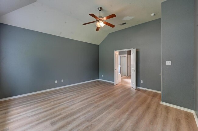Building Photo - 5755 Skinner Way